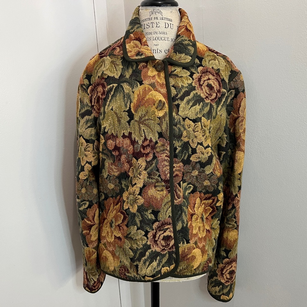 Coldwater Creek Floral Blazer Jacket Shoulder Pads Size XL with beautiful trim.